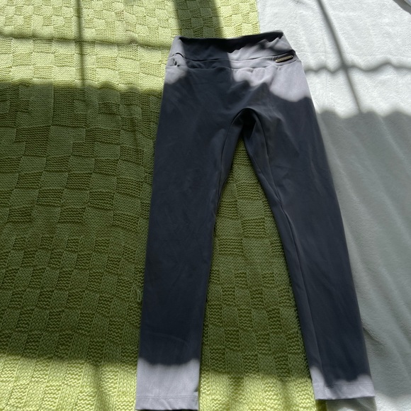 Whittney Simmons Gym shark Leggings - Picture 3 of 4